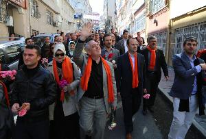 Belediye Başkan Adayımız Remzi Aydın’la Rami’de Sevgi Yürüyüşü...