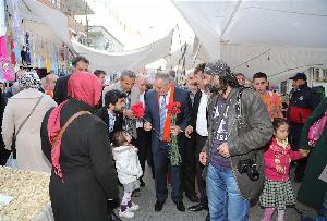 Topçular Pazarında Karanfil ..