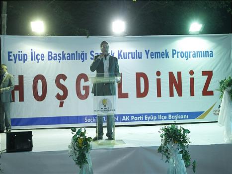 Eyüp AK Partililere “Moral ve Motivasyon Yemeği”…